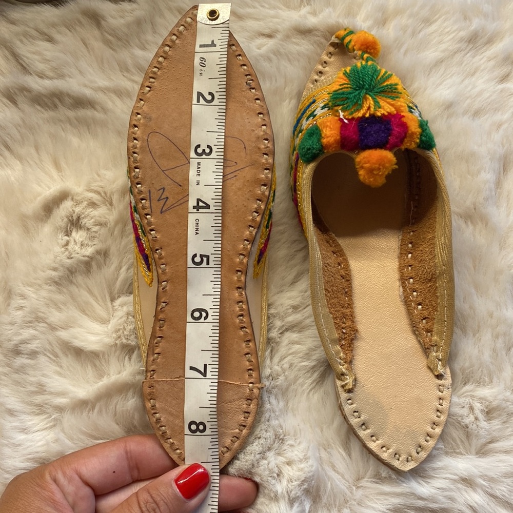 Pom Pom Embroidered Leather Indian Sandals - Picture 12 of 14